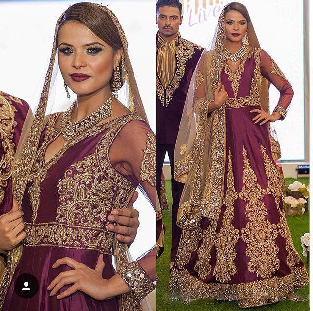 Burgundy Satin Italy Arabic Wedding Dresses 2017 V Neck Gold Lace Beaded Sheer Long Sleeves Vestidos De Novia Bridal Wedding Gowns, Red
Burgundy Satin Italy Arabic Wedding Dresses 2017 V Neck Gold Lace Beaded Sheer Long Sleeves Vestidos De Novia Bridal Wedding Gowns, Red