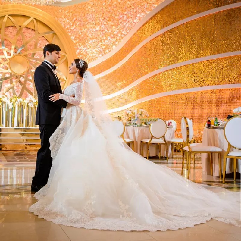 Luxury Lace Zuhair Murad Wedding Dress Off Shoulder Long Sleeves Vintage Appliques Dubai Arabia Court Train Royal Bridal Gowns