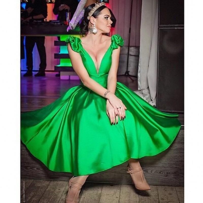 Green Tea Length Satin Prom Dresses A Line Ruffle Elegant Evening Dresses V-Neck Cap Sleeve Formal Special Occasion Dress, Silver
Green Tea Length Satin Prom Dresses A Line Ruffle Elegant Evening Dresses V-Neck Cap Sleeve Formal Special Occasion Dress, Silver
