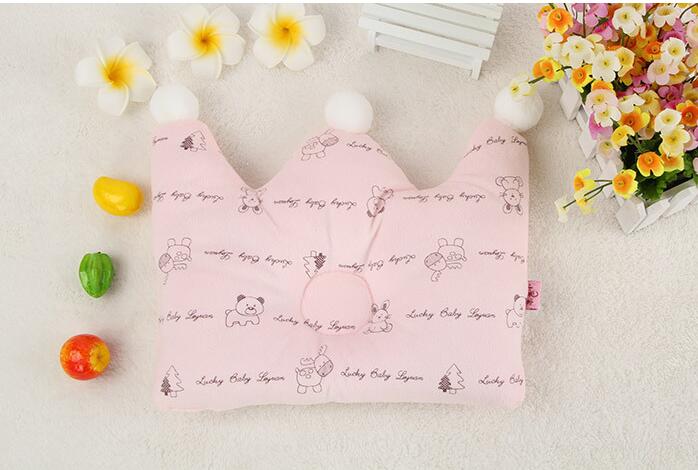 Baby Crown Pillow Baby Girl Boy Pillow Kids Pillow Infant Crown Pillow Baby pillow dimple pillow crown shape 0-2 years ZY001, Pink
Baby Crown Pillow Baby Girl Boy Pillow Kids Pillow Infant Crown Pillow Baby pillow dimple pillow crown shape 0-2 years ZY001, Pink