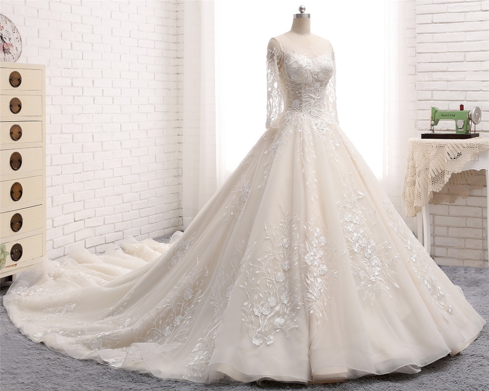 Vintage New Princess Ball Gown Wedding Dresses Long Sleeves See Through Lace Up Back Beaded 3D Floral Tulle robe de mariage