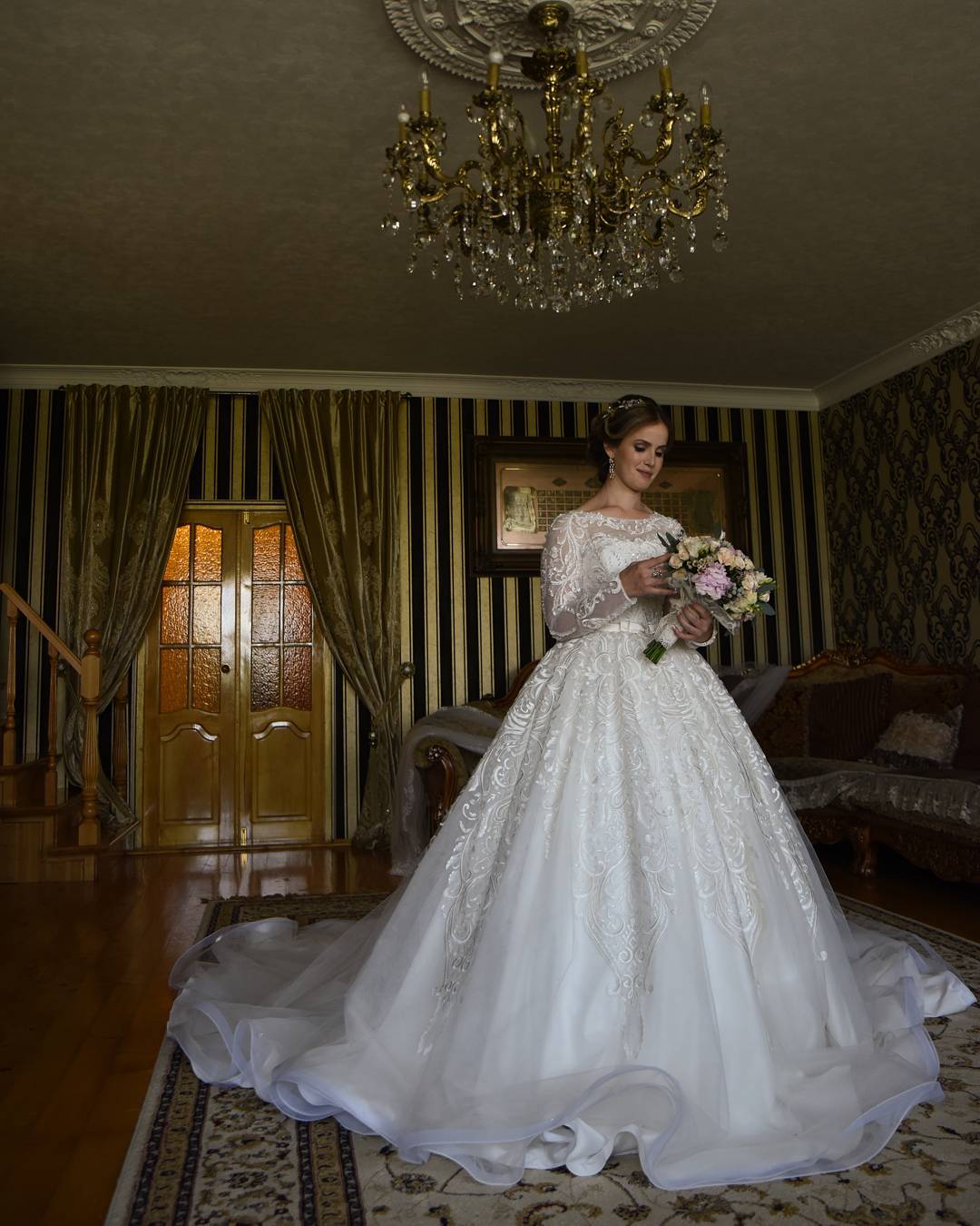 Elegant Wedding Dresses With Applique Long Sleeves Formal Dresses Floor Length Custom Made Ball Gown Wedding Dresses