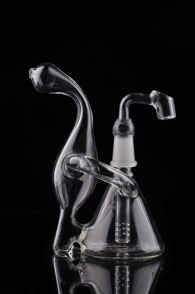 Dab Rig Mini Beaker Recycler Glass Bong Hand Blown Unique Design Small Water Pipe 5 inch Oil Rig Bubbler Sale Delicate Appearance 
Dab Rig Mini Beaker Recycler Glass Bong Hand Blown Unique Design Small Water Pipe 5 inch Oil Rig Bubbler Sale Delicate Appearance