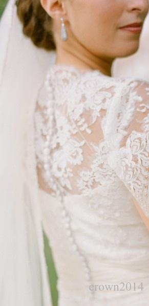 Short Sleeves Lace Modest Wedding Dress With Illusion Beaded Crystal Waist Tulle A-line Buttons Back Chiffon Wedding Gowns