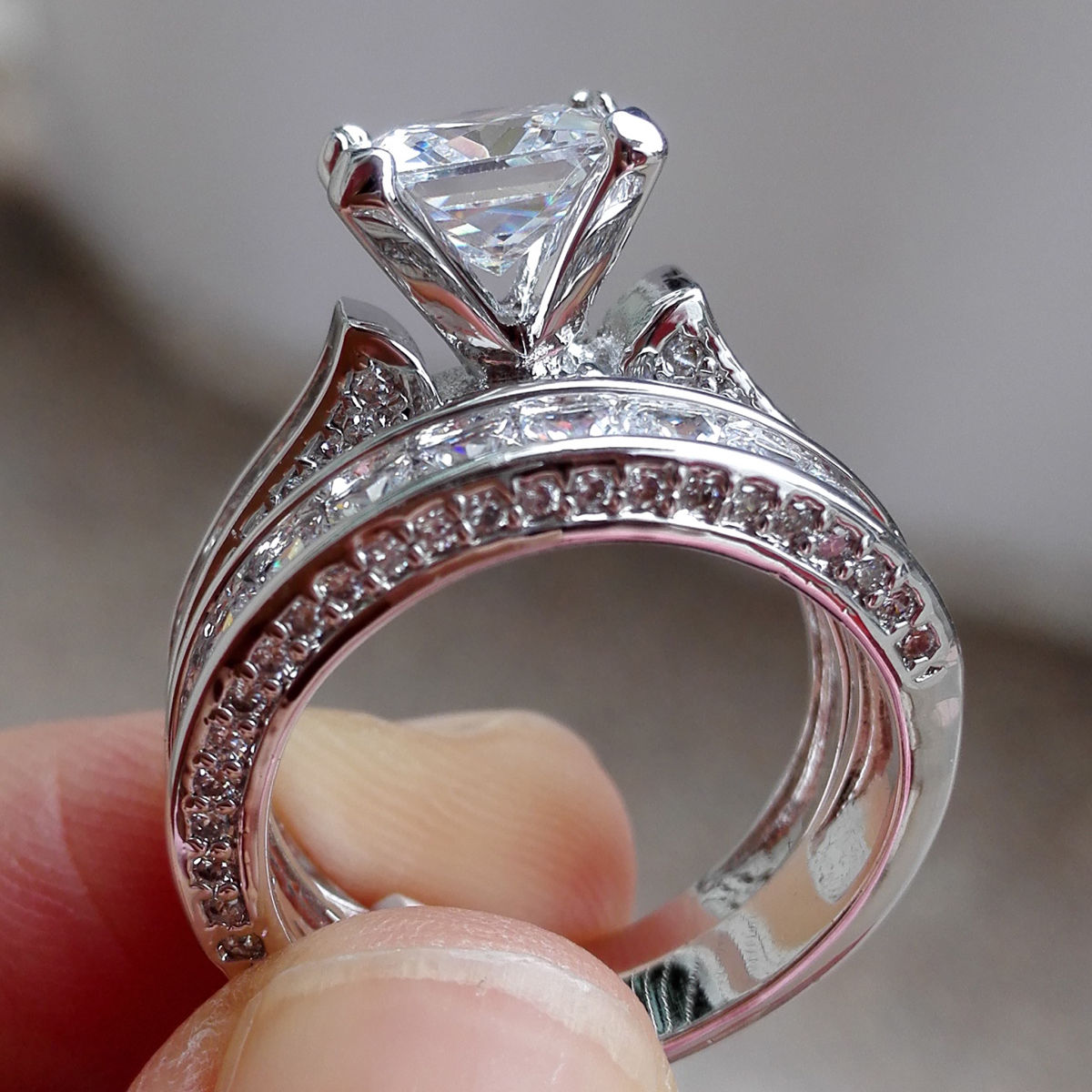 Victoria Wieck Luxury Jewelry Princess cut 7.5mm White Sapphire 925 Silver Simulated Diamond Wedding Engagement Party Women Rings Size 5-11