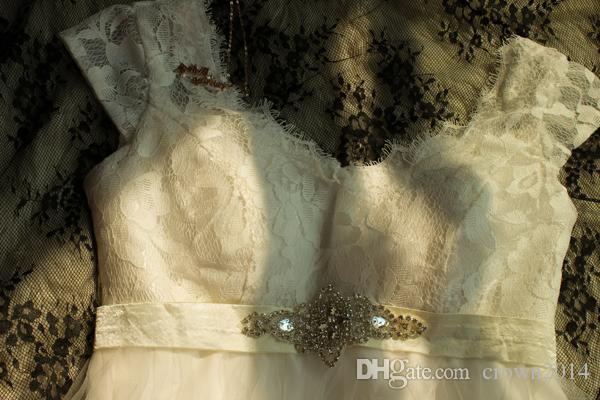 Beach Lace Crystal Wedding Dress With Deep V-neck Chiffon Bridal Gowns with Beaded Waist Sweep Train Backless Party Dresses