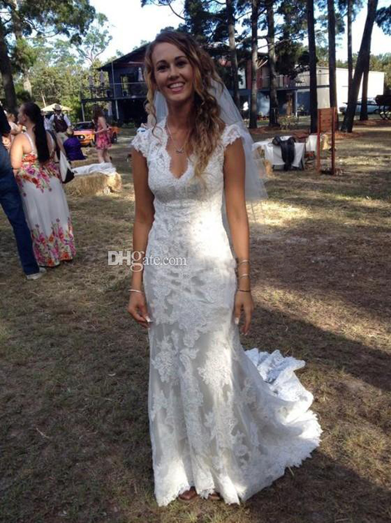 Simple Bohemian White Lace Mermaid Wedding Dresses V Neck Sleeveless Long Tail Coutry Style Bridal Gowns Free Ship