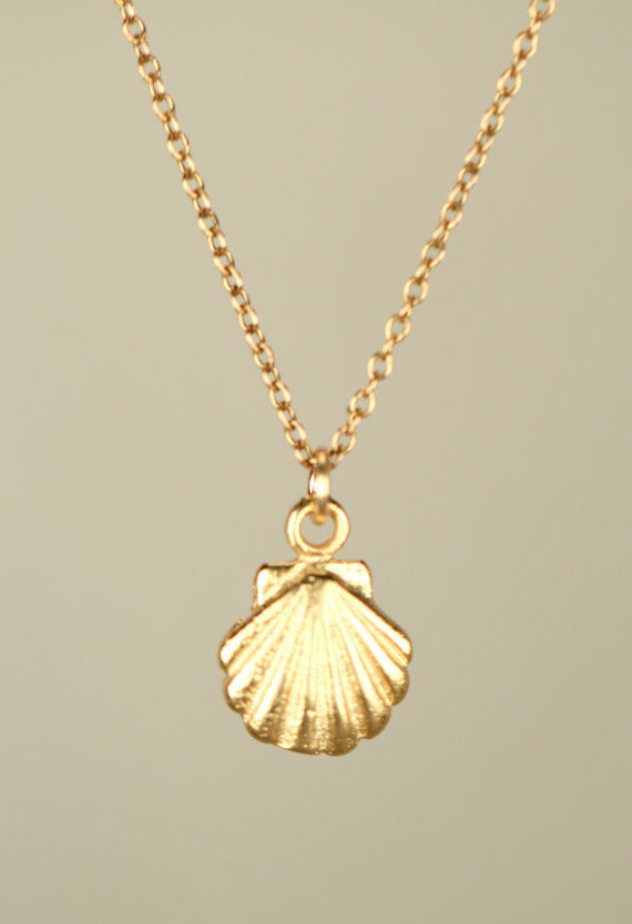 30PCS Sea Clam Shell Necklaces Seashell Necklace Nautical Ariel Mermaid Necklace Cute Conch Chain Necklaces for Sealife Ocean Beach Party