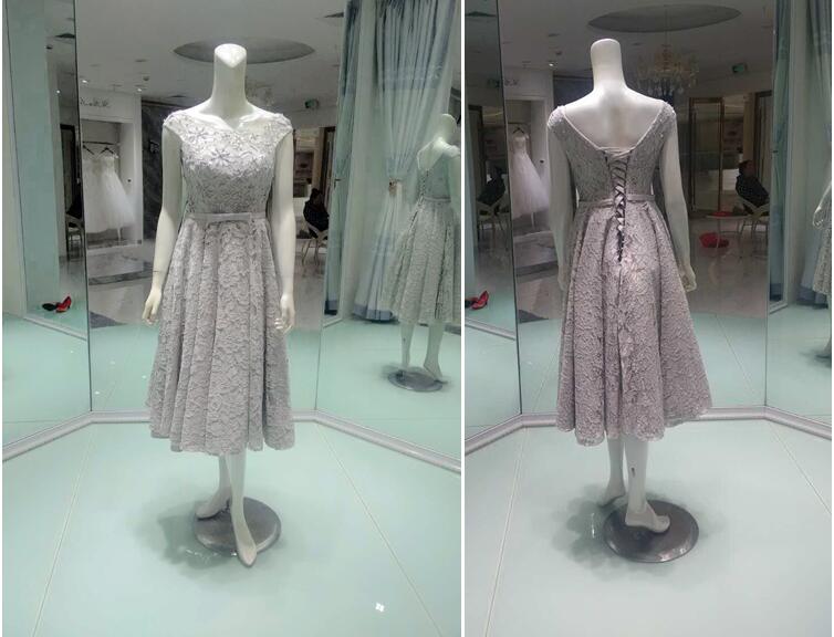 Fancy Light gray Lace Mother of the Bride Dresses Tea Length Scoop Lace-up Back Floral Lace with Beading Wedding Party Dresses Evening Gowns
