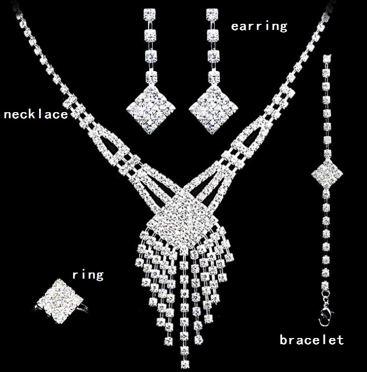 Four pcs jewelry set Crystal Wedding Crown Earrings Necklace Tiaras rings bracelet Accessories Fashion Headdress HT122
Four pcs jewelry set Crystal Wedding Crown Earrings Necklace Tiaras rings bracelet Accessories Fashion Headdress HT122