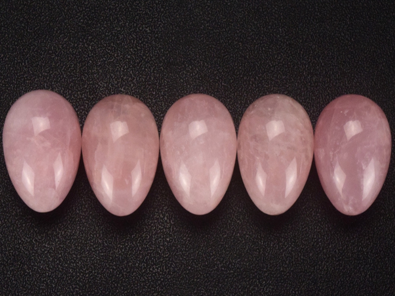 1pcs/lot Free Shipping Undrilled Natural Rose Quartz Yoni egg Jade egg Pelvic Kegel Exercise Vaginal Tightening Sphere