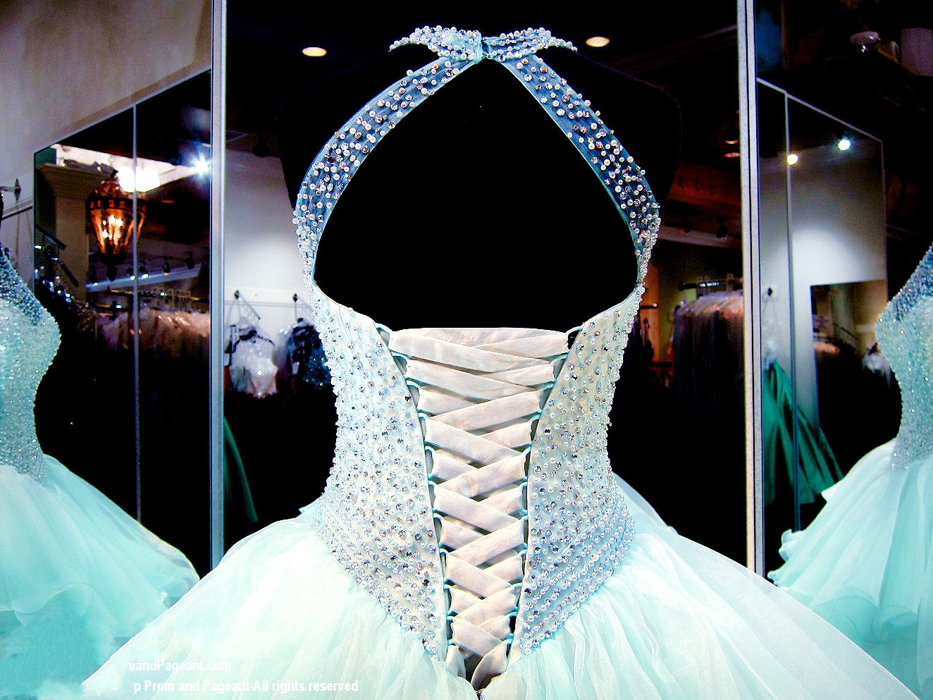 2022 Blue Ball Gown Quinceanera Dresses Beaded Pearls Corset Organza Ruffles Jewel Neck Lace Up Back Puffy Long Prom Sweet 16 Dresses