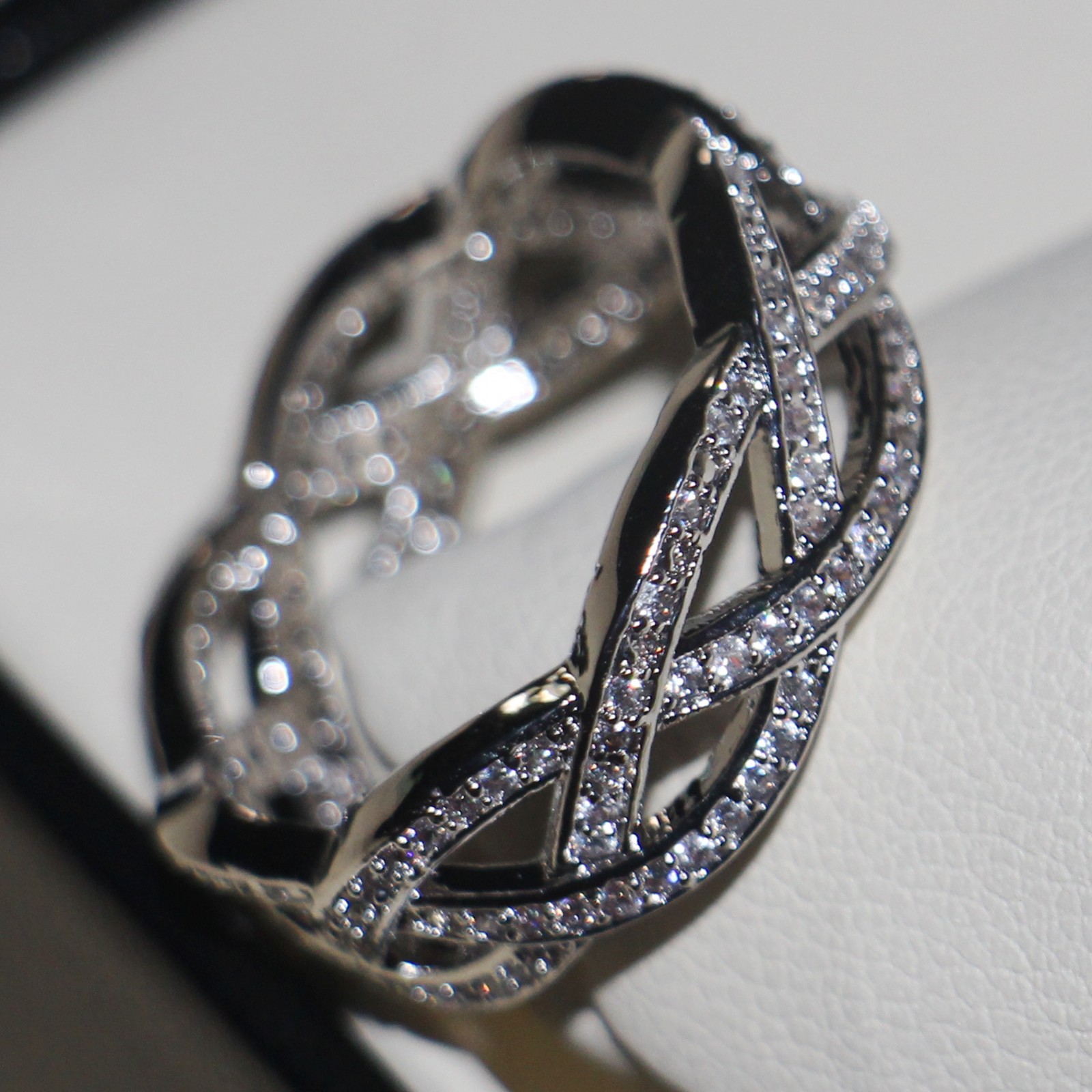 Victoria Wieck Luxury Jewelry 18K White Gold Filled Topaz Simulated Diamond CZ Gemstones Wedding Engagement Cross Women Band Ring Size6-10