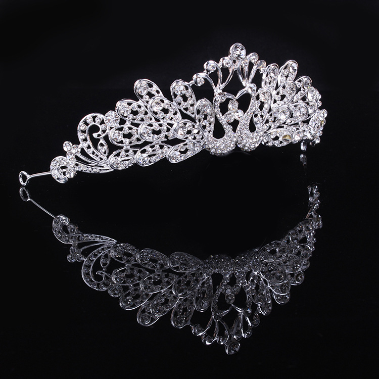 2016 Fashion Women Crowns Top Quality White Crystal Bridal Tiara Hair Jewelry Clearance New Wedding Accessories