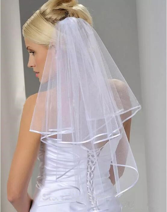 Free Shipping White Ivory 2 Layers Short Bridal Veil with Comb Wedding Veil Wedding Accessories Ribbon Edge
Free Shipping White Ivory 2 Layers Short Bridal Veil with Comb Wedding Veil Wedding Accessories Ribbon Edge
