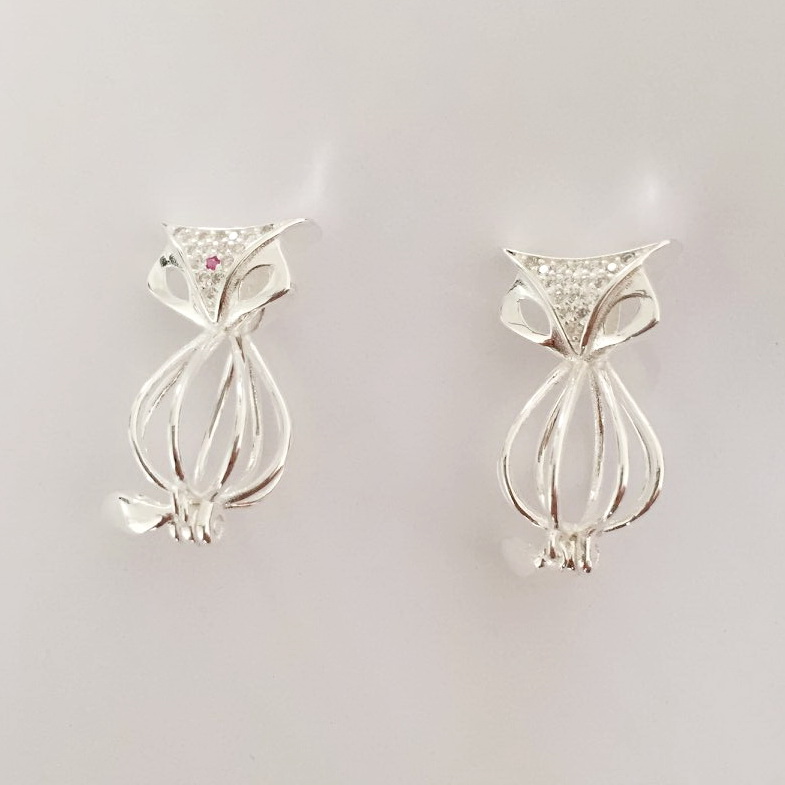 Gem-studded 925 Silver Fox Locket Cage, Sterling Silver With Shiny Gems Can Hold 9mm Pearl Bead Cage Pendant Fitting
Gem-studded 925 Silver Fox Locket Cage, Sterling Silver With Shiny Gems Can Hold 9mm Pearl Bead Cage Pendant Fitting