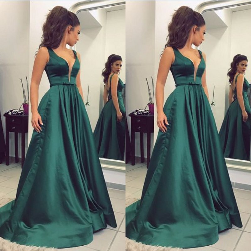 Stunning Arabic Evening Gowns Dresses A Line Deep V Neck Sleeveless Open Back Formal Dress Hunter Green Prom Gowns, Champagne
Stunning Arabic Evening Gowns Dresses A Line Deep V Neck Sleeveless Open Back Formal Dress Hunter Green Prom Gowns, Champagne