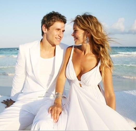Cheap 2019 Chiffon Beach Spaghetti Plunging V Neck Summer Destination Wedding Dress Flowy Bridal Dresses Po31 0510