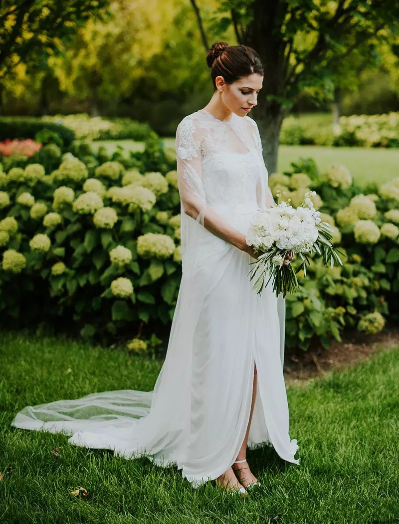 2020 Vintage New Two Pieces Wedding Dresses with Wrap Sheer Lace Cape Chiffon Wedding Gowns Country Style Beach Garden Bridal Dresses