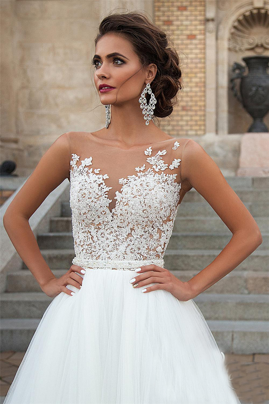 A Line Vintage Lace Appliqued Beaded Wedding Dress Newest Sexy Scoop Neck Sleeveless Bridal Gowns