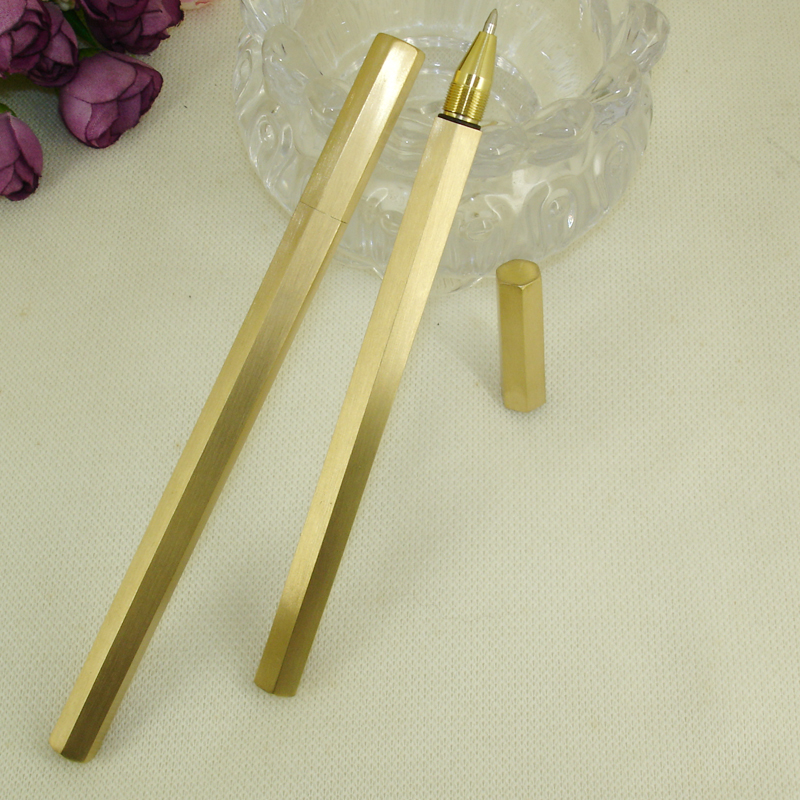 New Design Brass Pen 0.5Mm Brass Handmade Liquid Ink Rollerball Pen Classic Unique Design Office Stationery Gifts Antique Pens 1677B
New Design Brass Pen 0.5Mm Brass Handmade Liquid Ink Rollerball Pen Classic Unique Design Office Stationery Gifts Antique Pens 1677B