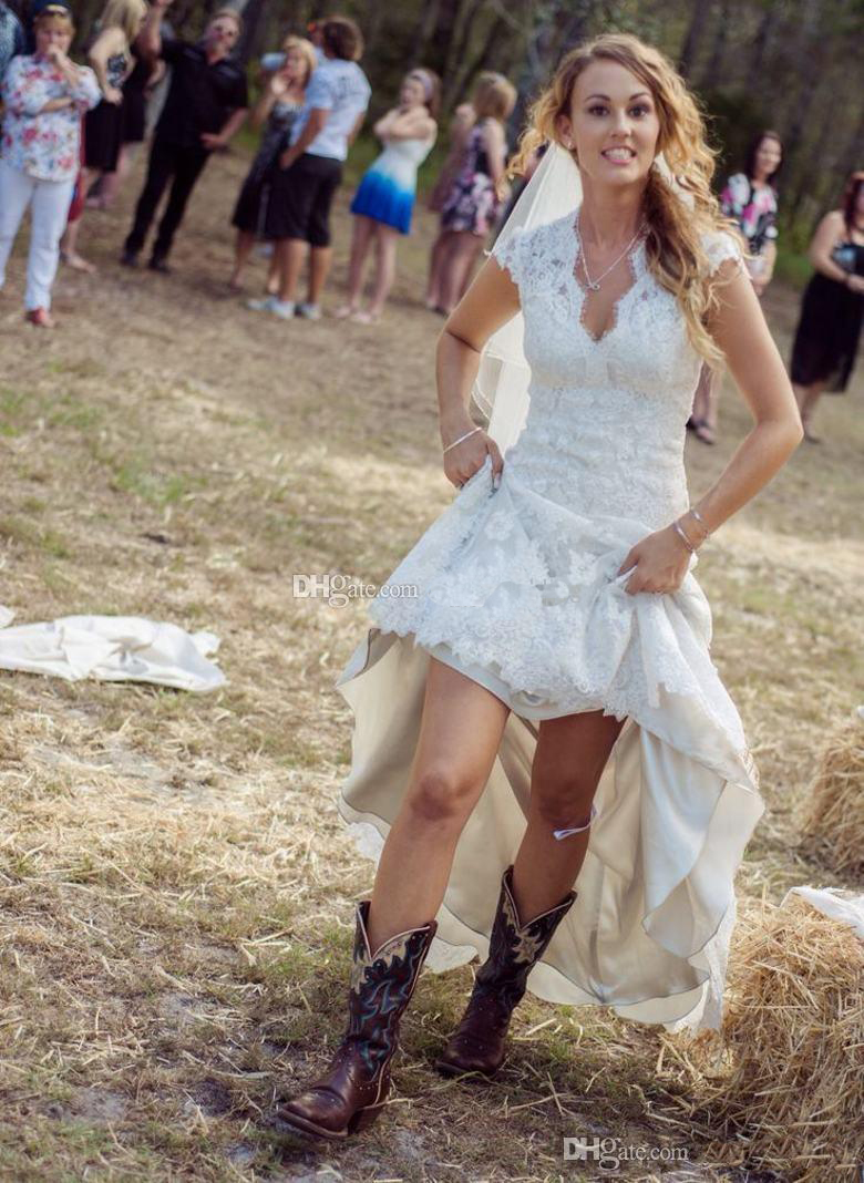 2019 Rustic Country High Low Wedding Dresses with Lace Hi Lo Skirt Sexy V-Neck Capped Sleeves Personalized Plus Size Boho Chic Bridal Gowns