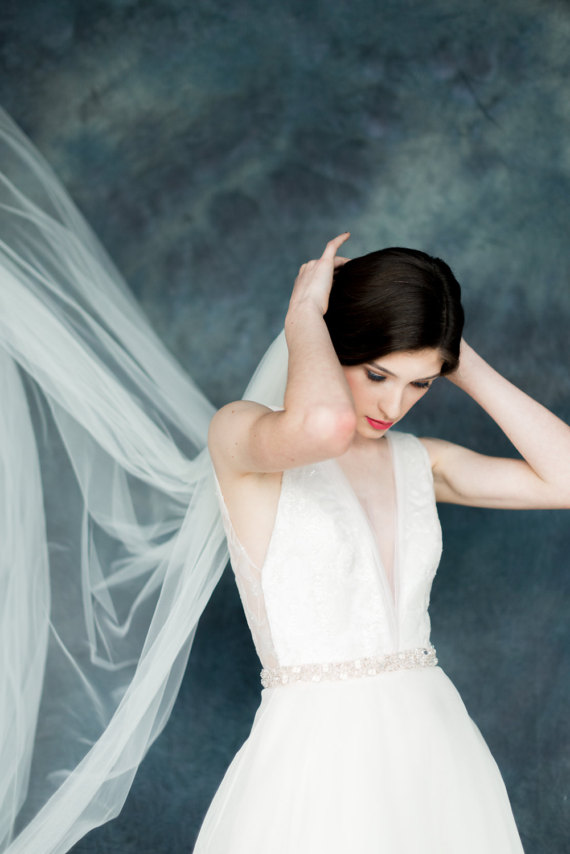 One Layer White Ivory Champagne Wedding Veil Bridal Veil Chapel Length With comb Cut Edge 183a
One Layer White Ivory Champagne Wedding Veil Bridal Veil Chapel Length With comb Cut Edge 183a