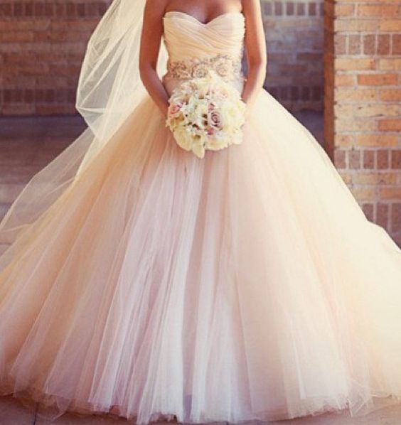 Simple Champagne Tulle Strapless Wedding Dresses Draped Sweetheart Bridal Gowns Flower Appliques Sashes Custom Made Robe 0510