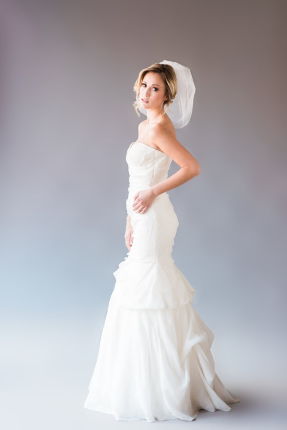 Hot In Stock High Quality White Ivory Bridal Veil One Layer Cut Veils With Comb short tulle