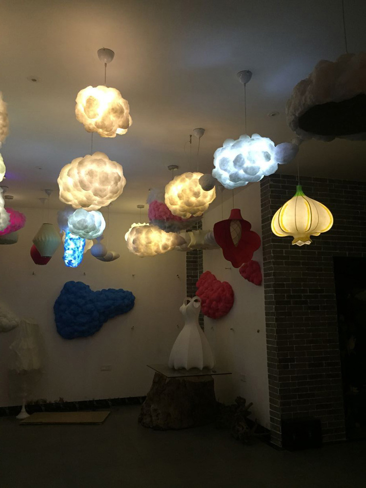 Smart Creative Romantic White Clouds Pendant Lights Led Lightning Effect Lamp White Soft Floating Cotton Cloud Hanging Light Chandelier
