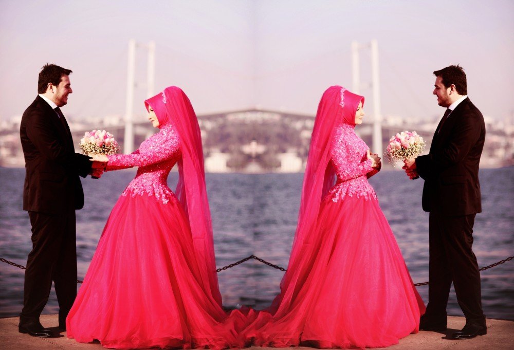 Hot Pink Muslim Wedding Dresses Long Sleeve Lace Up Applique Tulle Sequins Arabic Vestido De Noiva Sweep train High Neck Dubai Bridal Gowns, Ivory
Hot Pink Muslim Wedding Dresses Long Sleeve Lace Up Applique Tulle Sequins Arabic Vestido De Noiva Sweep train High Neck Dubai Bridal Gowns, Ivory