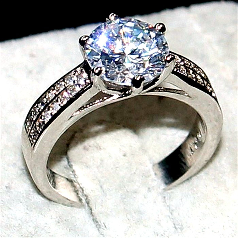 Brand 8*8mm Big Gemstone 3ct SONA diamond ring Luxury Jewelry Real 100% 925 Sterling silver Wedding Bands Rings finger For Women Girl Gift
Brand 8*8mm Big Gemstone 3ct SONA diamond ring Luxury Jewelry Real 100% 925 Sterling silver Wedding Bands Rings finger For Women Girl Gift