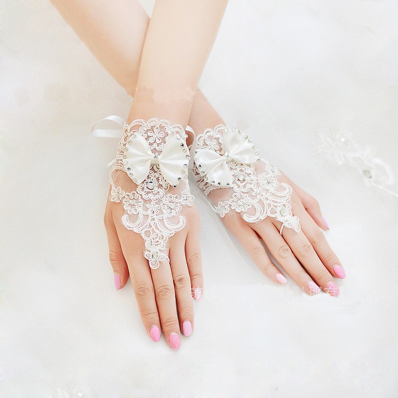 New Korean Fashion Wrist Flower Lace Diamond Bridal Gloves Wedding Gloves Dress Short Paragraph Mitts, White
New Korean Fashion Wrist Flower Lace Diamond Bridal Gloves Wedding Gloves Dress Short Paragraph Mitts, White
