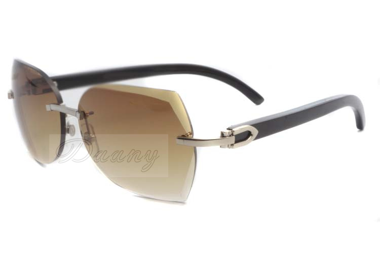 2019 New style top quality fashion natural Black buffalo horn Sunglasses in silver with cut lenses 8300817-A for unisex, size: 60-18-140mm
2019 New style top quality fashion natural Black buffalo horn Sunglasses in silver with cut lenses 8300817-A for unisex, size: 60-18-140mm