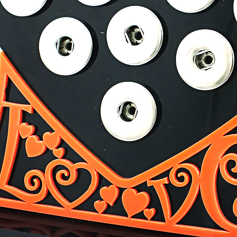 Brand New 18mm Snap Button Display Stands Fashion Black Acrylic Heart With Letter Interchangeable Jewelry Display Board