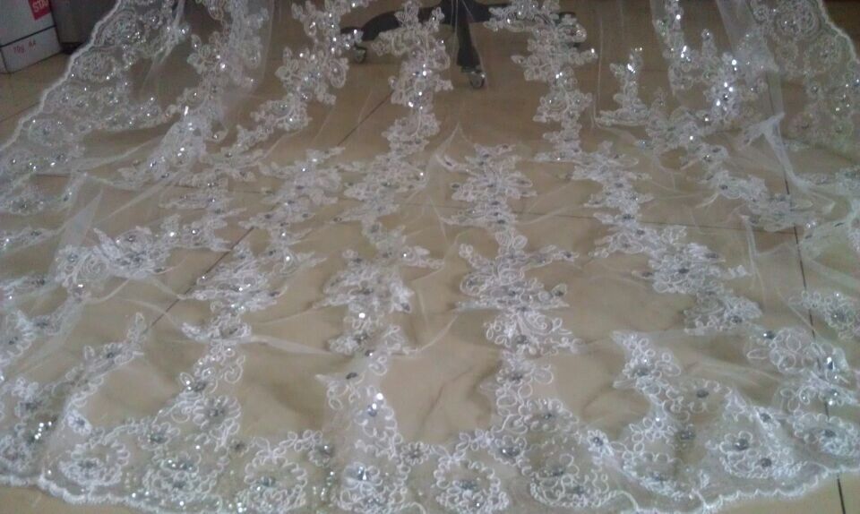 Best Selling New Long White Ivory Lace Edge Cathedral Wedding Veils Bridal Veil Sequin Crystal Beaded 1 Layer without comb Can Cove Face