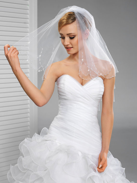 New Soft Tulle In Stock Vintage Beaded Edge Two Layer With Comb Lvory White Shoulder Length Wedding Veil, Red
New Soft Tulle In Stock Vintage Beaded Edge Two Layer With Comb Lvory White Shoulder Length Wedding Veil, Red