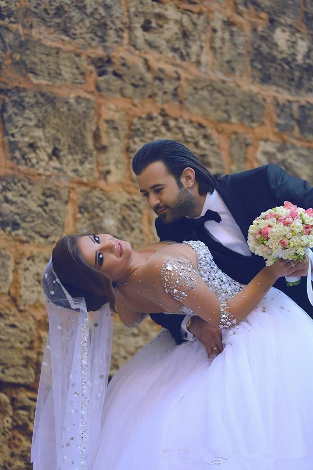 long sleeve ball gown wedding dresses with rhinestones crystals cap sleeve wedding party dress bridal gowns