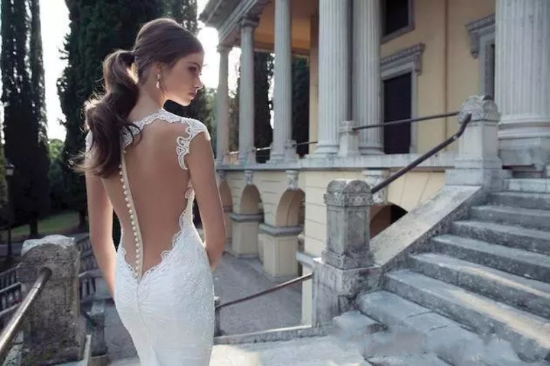 Elegant Mermaid Wedding Dresses Berta Lace Appliques V Neckline Cap Sleeveless Bridal Gowns Custom Made Sexy Back Wedding Dresses