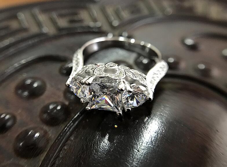 Wholesale Women Fashion Jewelry 925 Sterling Silver Three Stone Princess Cut White Topaz CZ Diamond Gemstones Engagement Band Ring Size 4-10