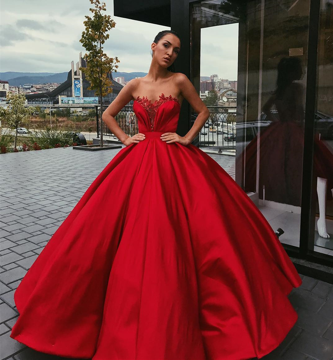 Beauty Red Saitn Ball Gown Evening Dresses Sleeveless Beaded Sweetheart Zipper Applique Formal for Women Party, Same as picture
Beauty Red Saitn Ball Gown Evening Dresses Sleeveless Beaded Sweetheart Zipper Applique Formal for Women Party, Same as picture