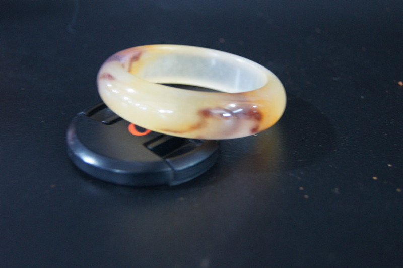 Handmade natural white jade (quartz rock jade) float miso purple bracelet, beauty's first choice