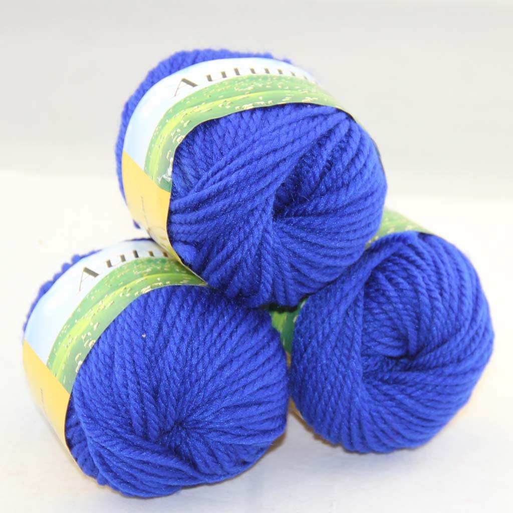 

LOT 3 Balls X 50g Chunky Thick Soft Wool Yarn Hand Knitting Blue Velvet 248-224-3, Multi-colored