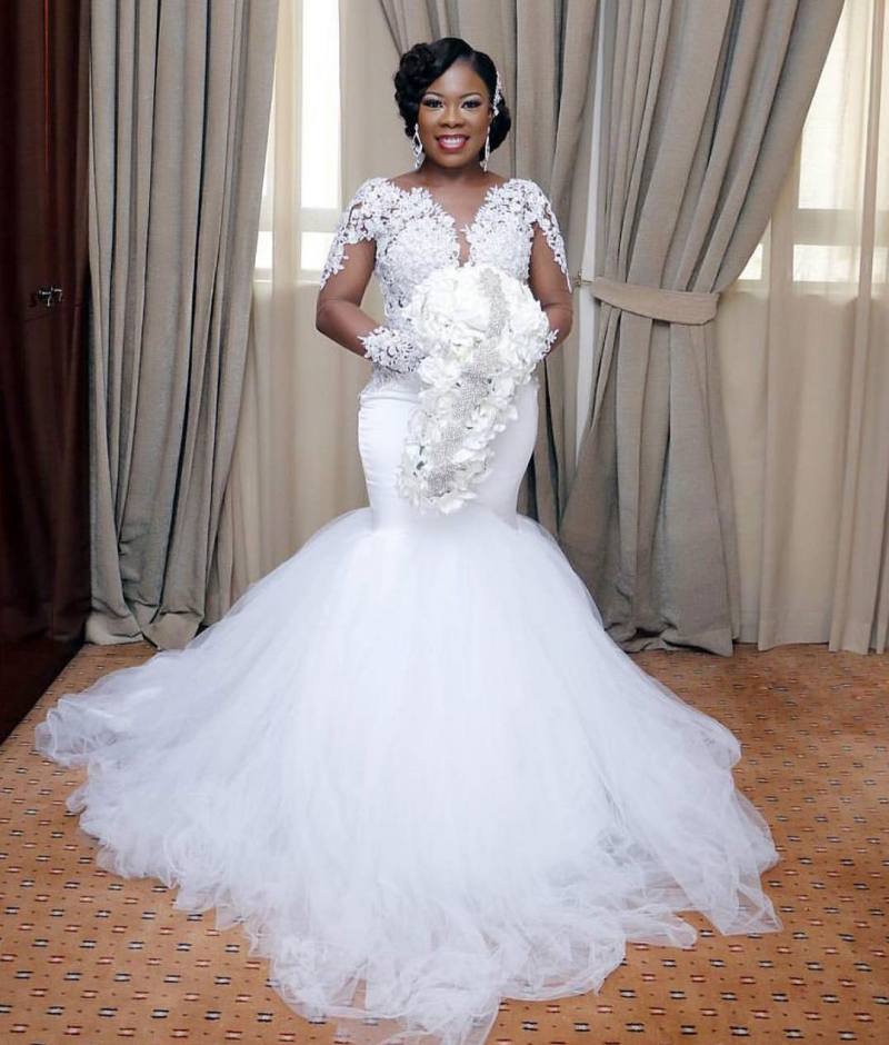 Charming Plus Size Mermaid Lace Wedding Dresses Sheer Bateau Neck Tulle Bridal Dress With Long Sleeves Applique Trumpet Wedding Gowns, Silver
Charming Plus Size Mermaid Lace Wedding Dresses Sheer Bateau Neck Tulle Bridal Dress With Long Sleeves Applique Trumpet Wedding Gowns, Silver