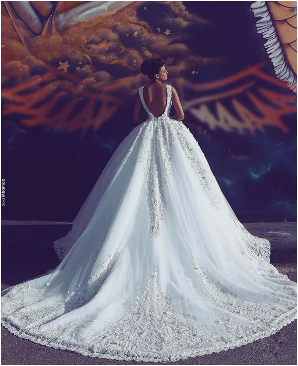 Charming Backless Ball Gown Wedding Dresses Beaded Floral Lace Applique Sweetheart Wedding Gowns 2017 Sexy Gorgeous Tulle Long Wedding Dress