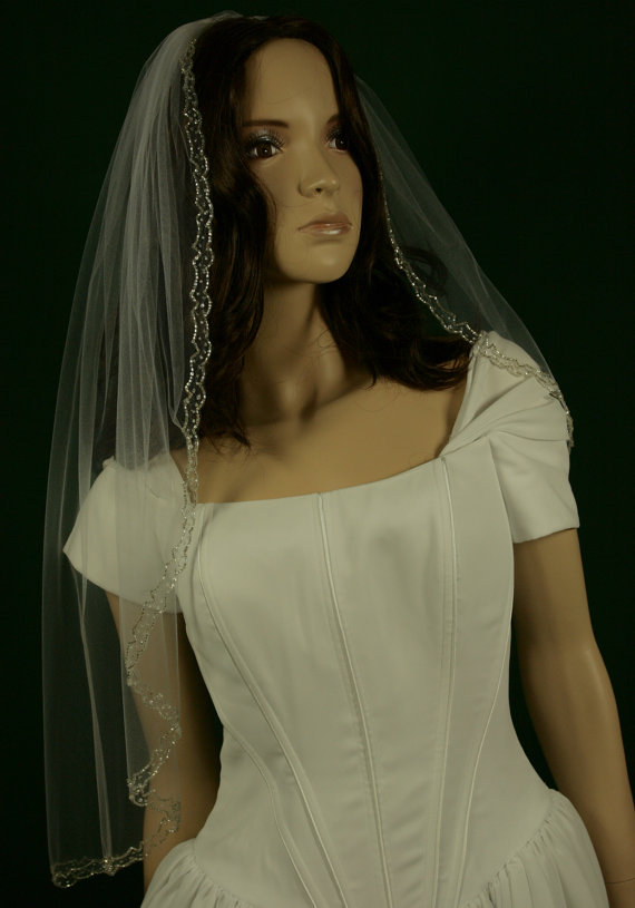 Hot Elegant Cheap Real Picture Best Sale Elbow White Ivory Beaded Edge veil Bridal Head Pieces For Wedding Dresses
Hot Elegant Cheap Real Picture Best Sale Elbow White Ivory Beaded Edge veil Bridal Head Pieces For Wedding Dresses