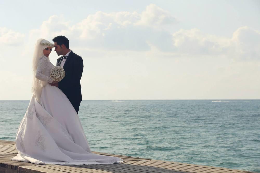 Long Sleeves Arabic Hijab Muslim Wedding Dress High Neck with Beaded Pearls Custom Made Romantic Appliques Lace White Bridal Gowns