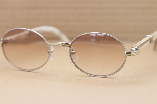 Wholesale-Free shipping wholesale Sun Glasses Hot White Genuine horn 7550178 Sunglasses Men Size:55-22-135mm Gold Brown or Silver Brown
Wholesale-Free shipping wholesale Sun Glasses Hot White Genuine horn 7550178 Sunglasses Men Size:55-22-135mm Gold Brown or Silver Brown