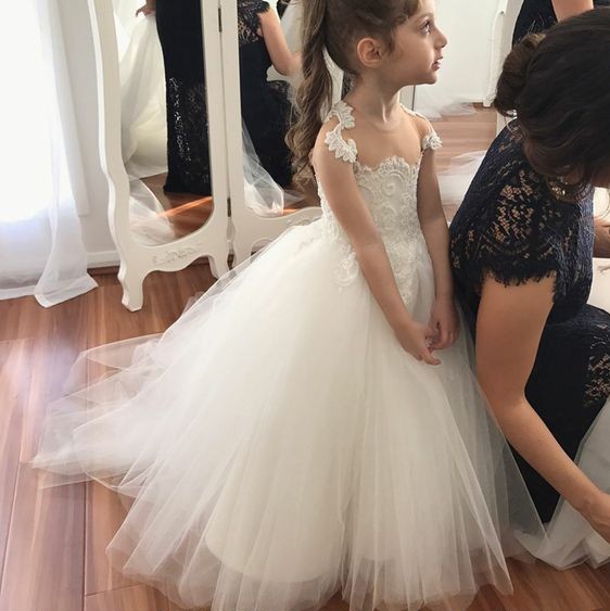 Ball Gown Round Neck Sheer Back White Tulle Flower Girl Dress with Lace First Communion Dress Kids Wedding Gowns Custom Made