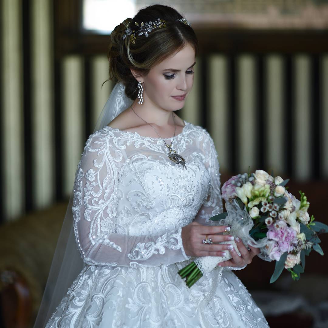 Elegant Wedding Dresses With Applique Long Sleeves Formal Dresses Floor Length Custom Made Ball Gown Wedding Dresses